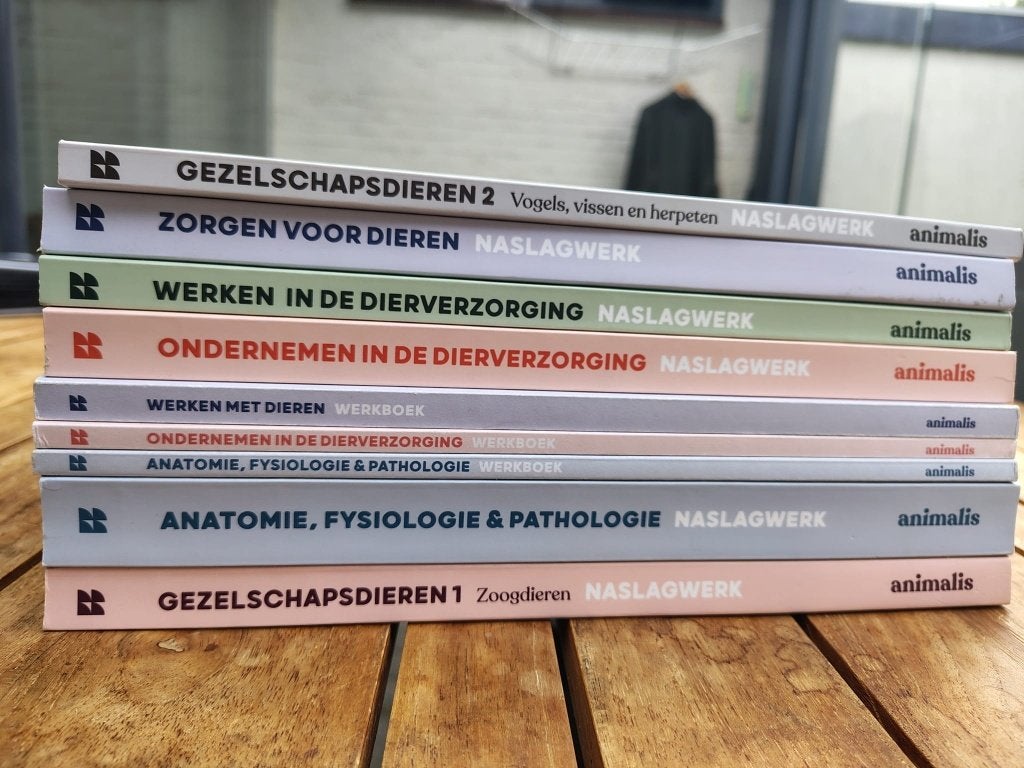 Schoolboeken Zelfstandig Medewerker Dierverzorging, Ophalen, Zo goed als nieuw, Overige niveaus, Overige vakken