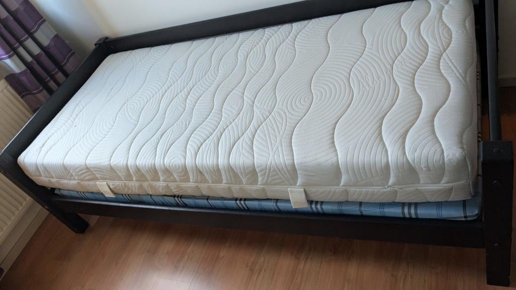 Bed met matras, Ophalen, Zo goed als nieuw, Eenpersoons