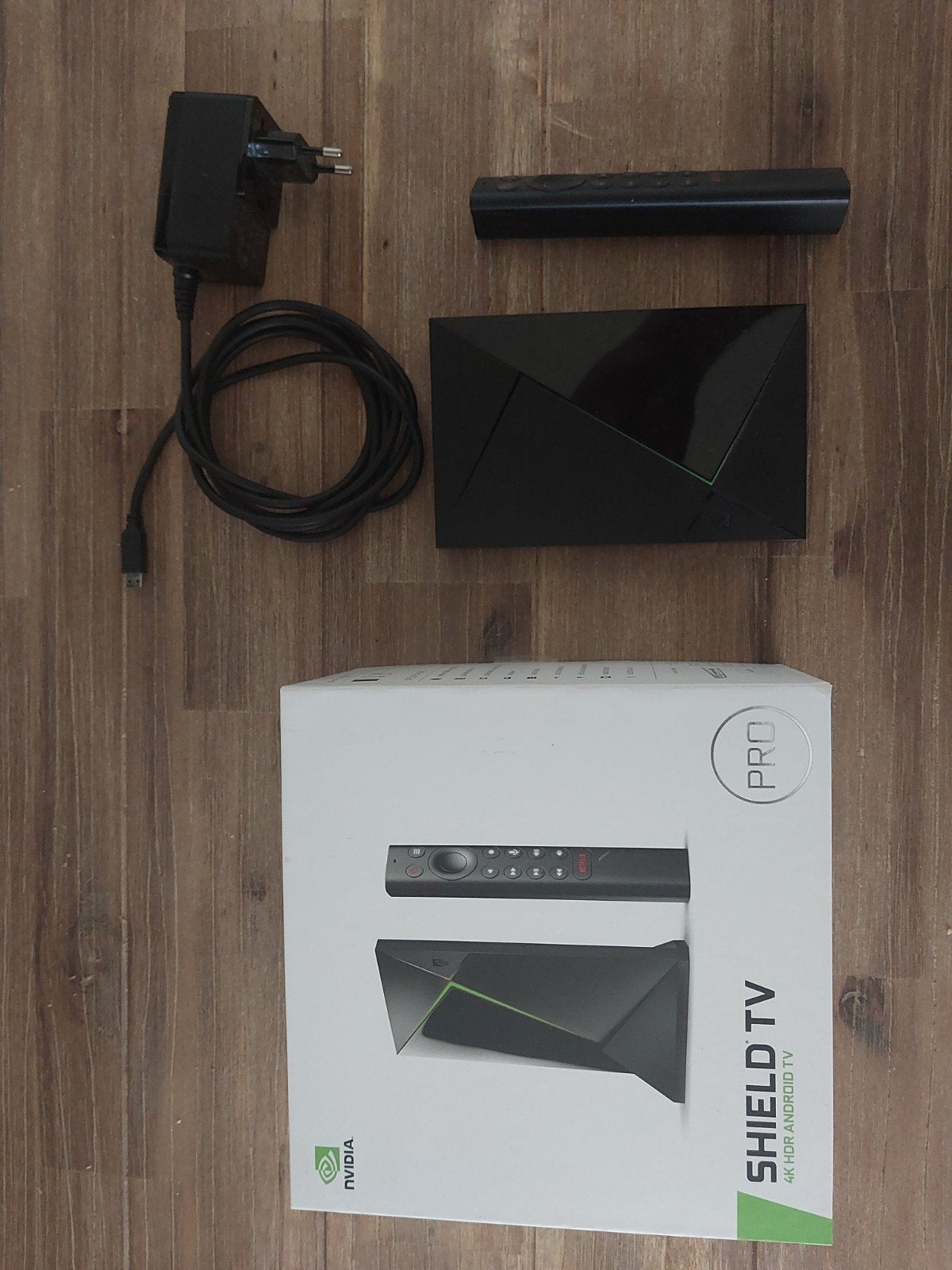 NVIDIA Shield TV Pro 4K HDR Android TV met afstandsbediening, Ophalen, Zo goed als nieuw, HDMI, Minder dan 500 GB