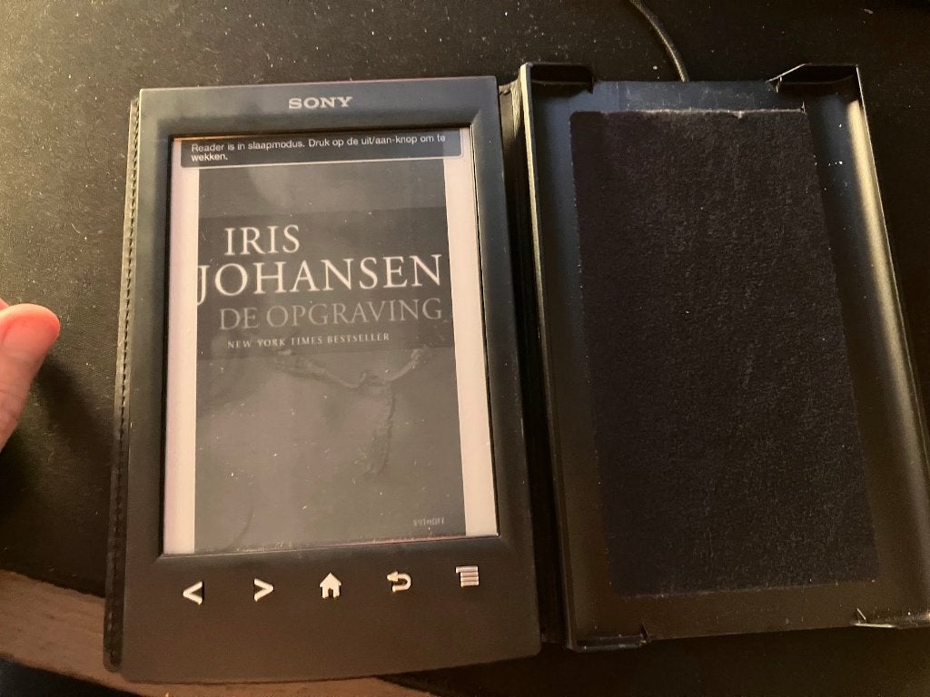 Sony Reader PRS-T2 e-reader + hoes – goede accu, Touchscreen, Gebruikt, 6 inch of minder, Ophalen of Verzenden