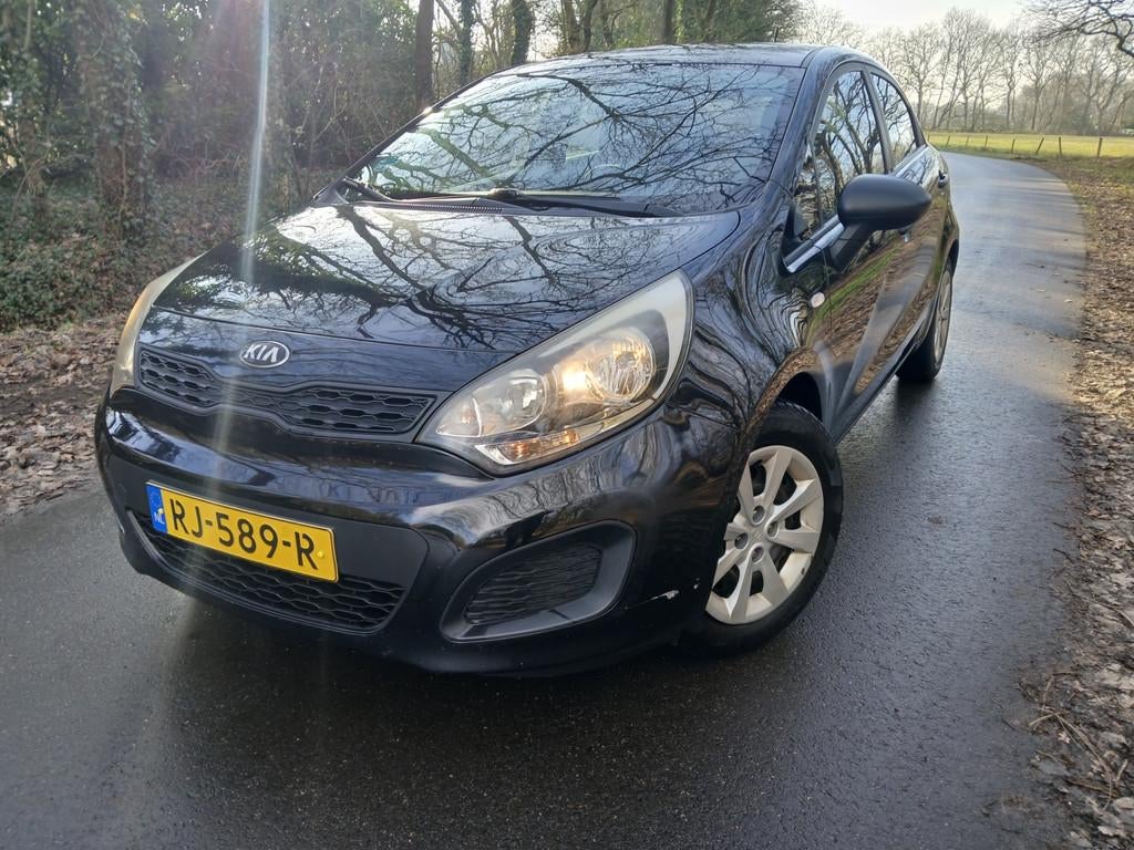Kia Rio 1.2 CVVT |AIRCO|, Auto's, Voorwielaandrijving, 4 cilinders, Zwart, Bedrijf
