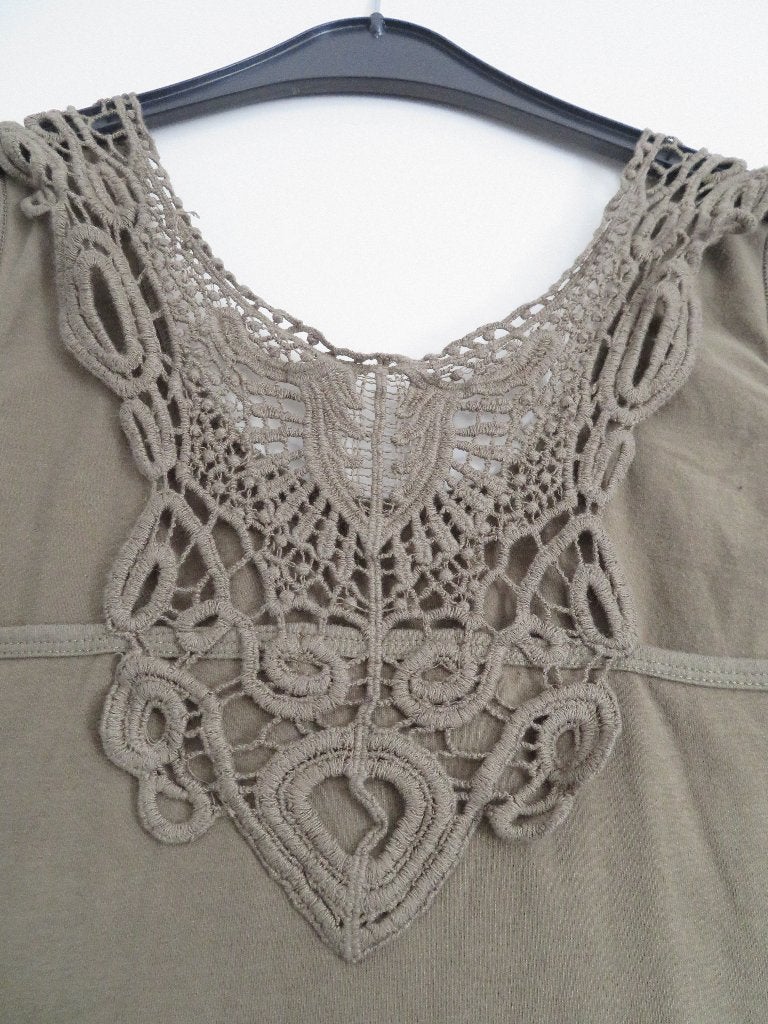 Mooi SHIRT /Top mt L Kant op Rugzijde Groen, Kleding | Dames, Maat 42/44 (L), Nieuw, Ophalen of Verzenden, True Spirit
