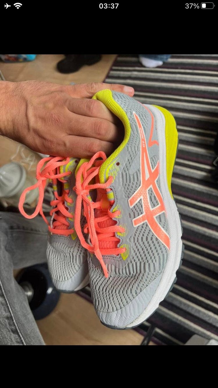 Asics 37.5 geen nike adidas saucony puma, Ophalen of Verzenden, Zo goed als nieuw, Hardloopschoenen, Overige merken