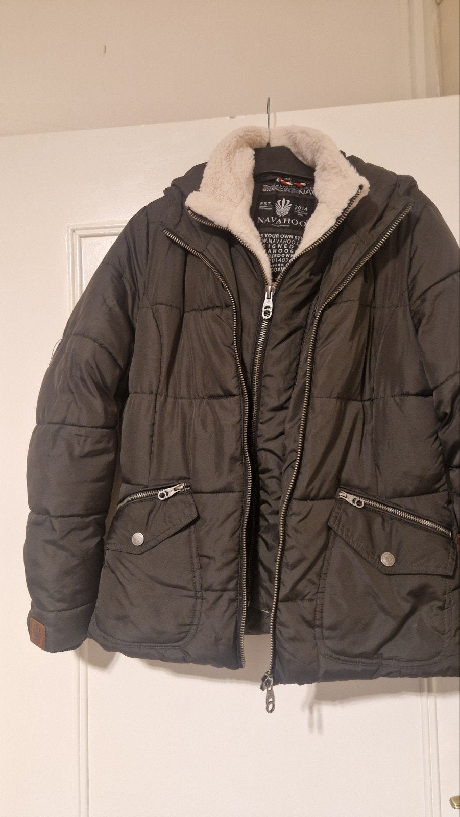 Nieuw NAVAHOO winterjas met capuchon en zacht bont gevoerd, Maat 38/40 (M), Navahoo, Nieuw, Ophalen of Verzenden
