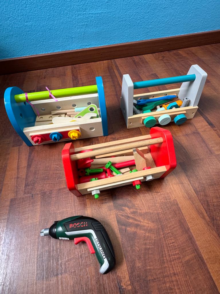 Houten gereedschapskisten met Bosch Ixolino boormachine, Kinderen en Baby's, Ophalen of Verzenden, Zo goed als nieuw, Knutselen
