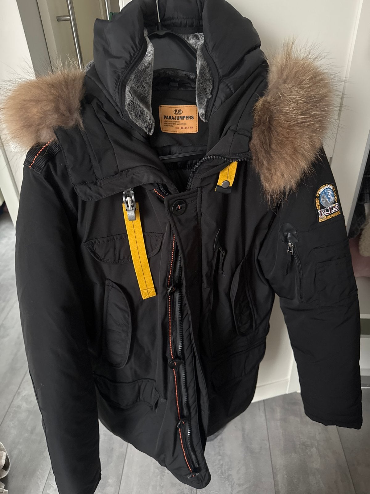 Parajumpers donsjas met bontkraag - Zwart, Ophalen of Verzenden, Zo goed als nieuw, Zwart