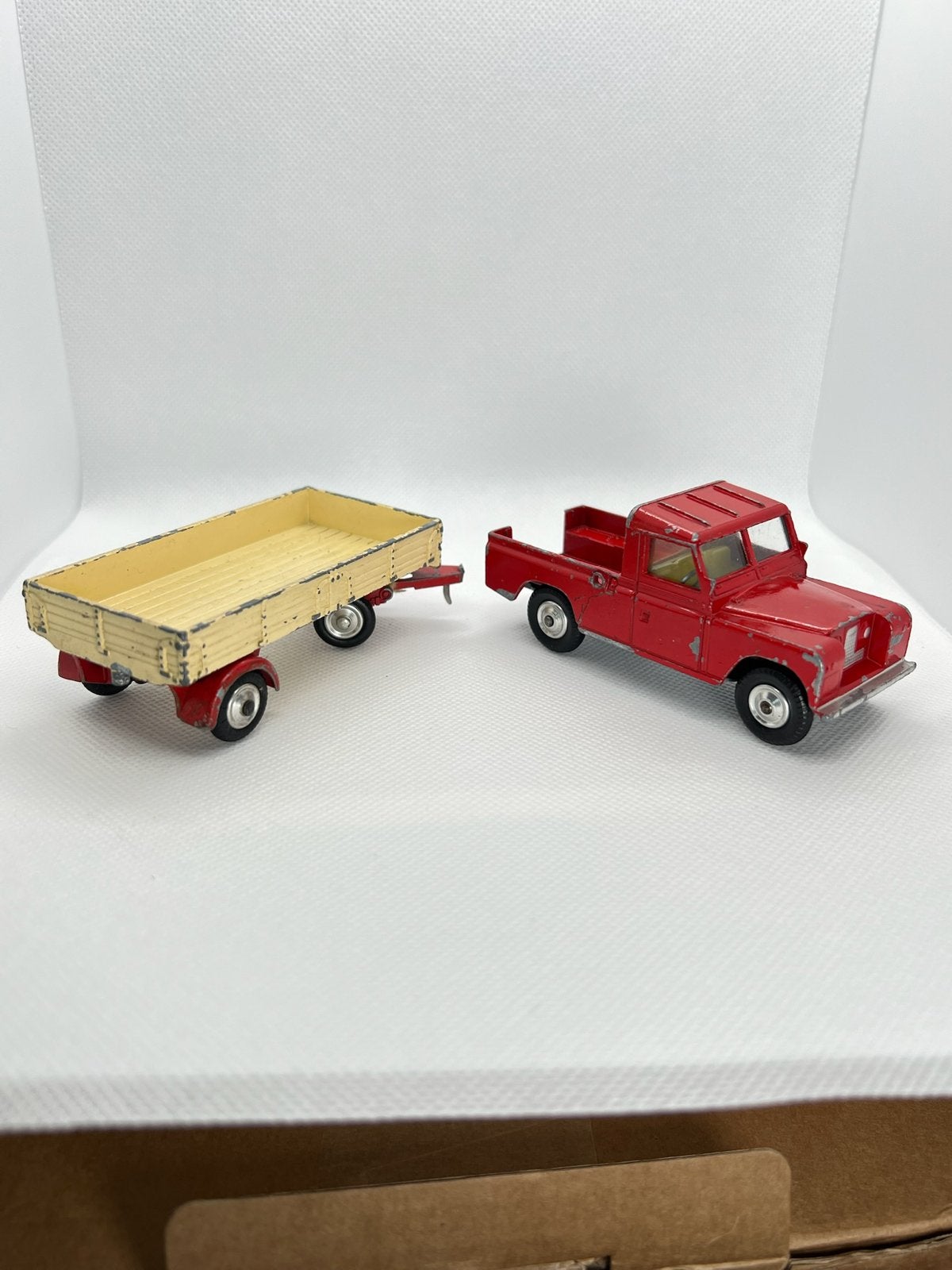 Corgi Toys Land Rover 109" W.B. met aanhanger, Verzamelen, Ophalen of Verzenden, Gebruikt