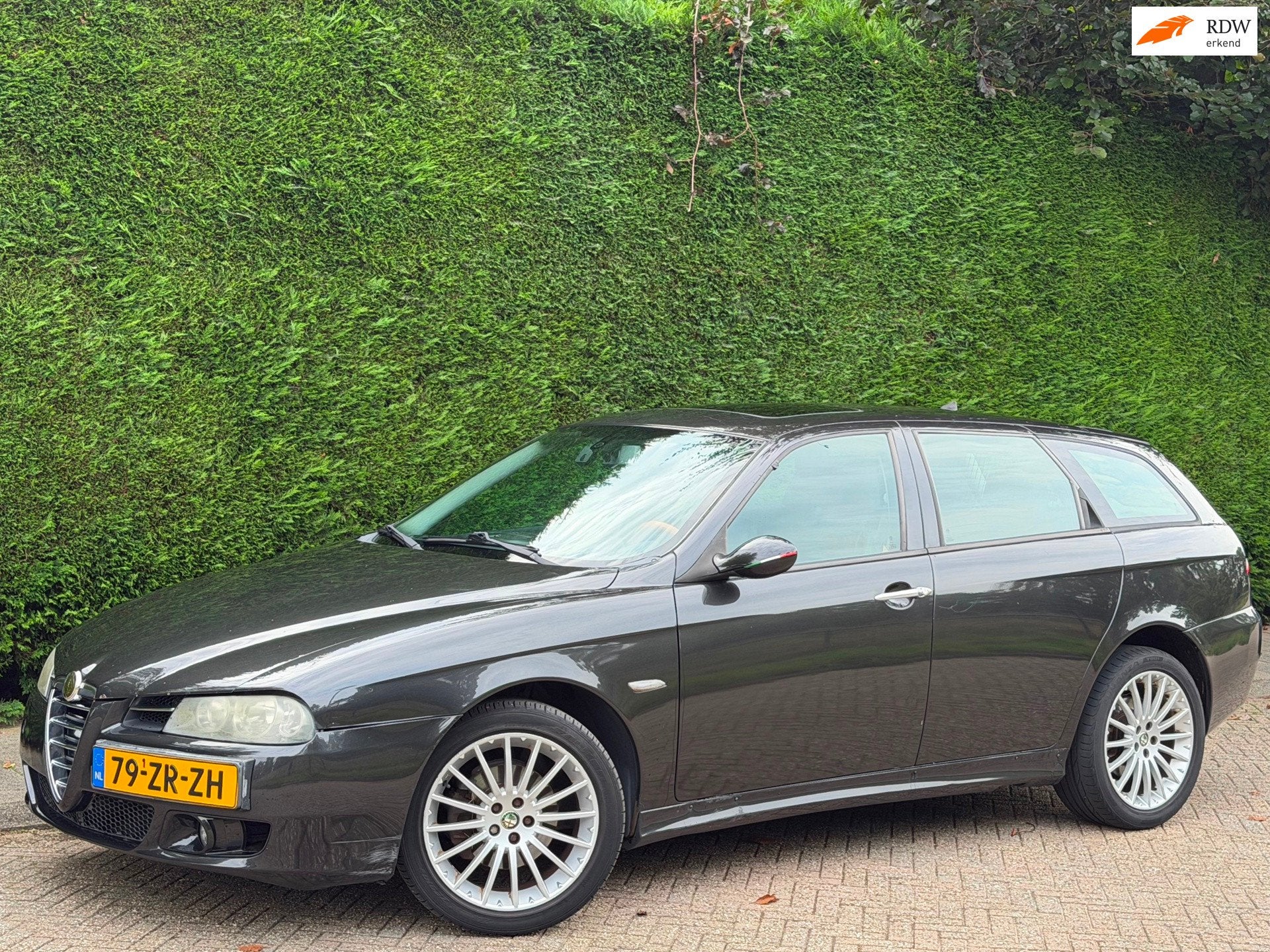 Alfa Romeo 156 Sportwagon 2.0 JTS RIJDGOED/INRUILER/AIRCO/AP, Voorwielaandrijving, Gebruikt, Zwart, Automatische klimaatregeling