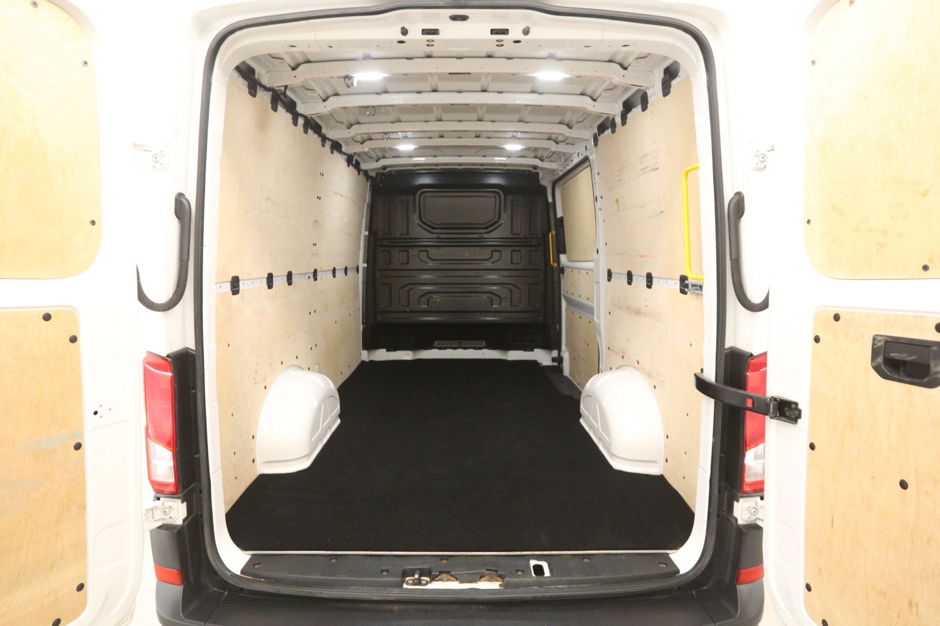 Volkswagen Crafter 2.0 TDI L3H2 140PK | 3000KG Trekgew. | Au, Start-stop-systeem, Stof, Gebruikt, Euro 6