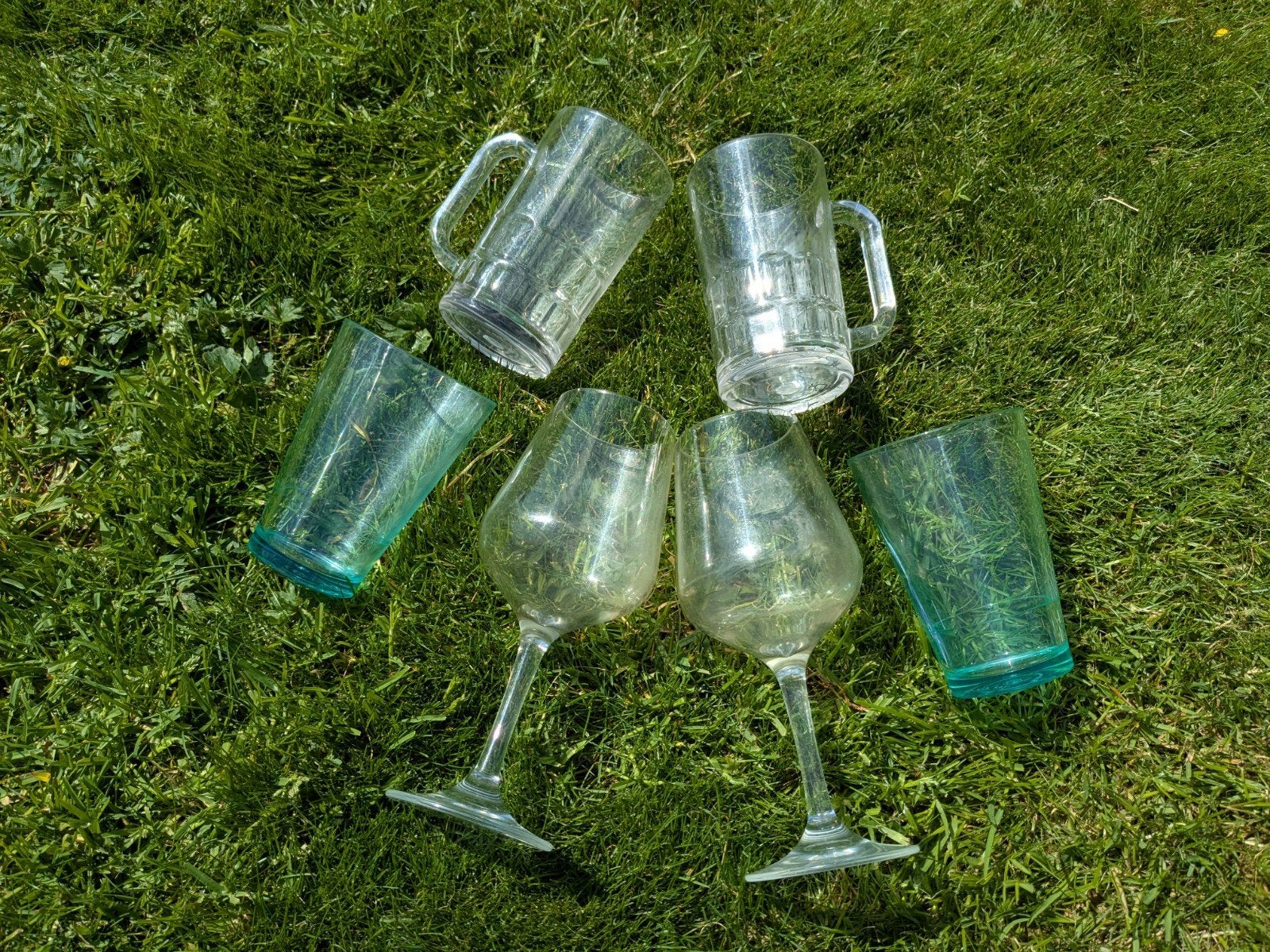 Kampeerglazen van plastic: 2 wijn, 2 bier, 2 longdrink, Caravans en Kamperen, Ophalen, Gebruikt