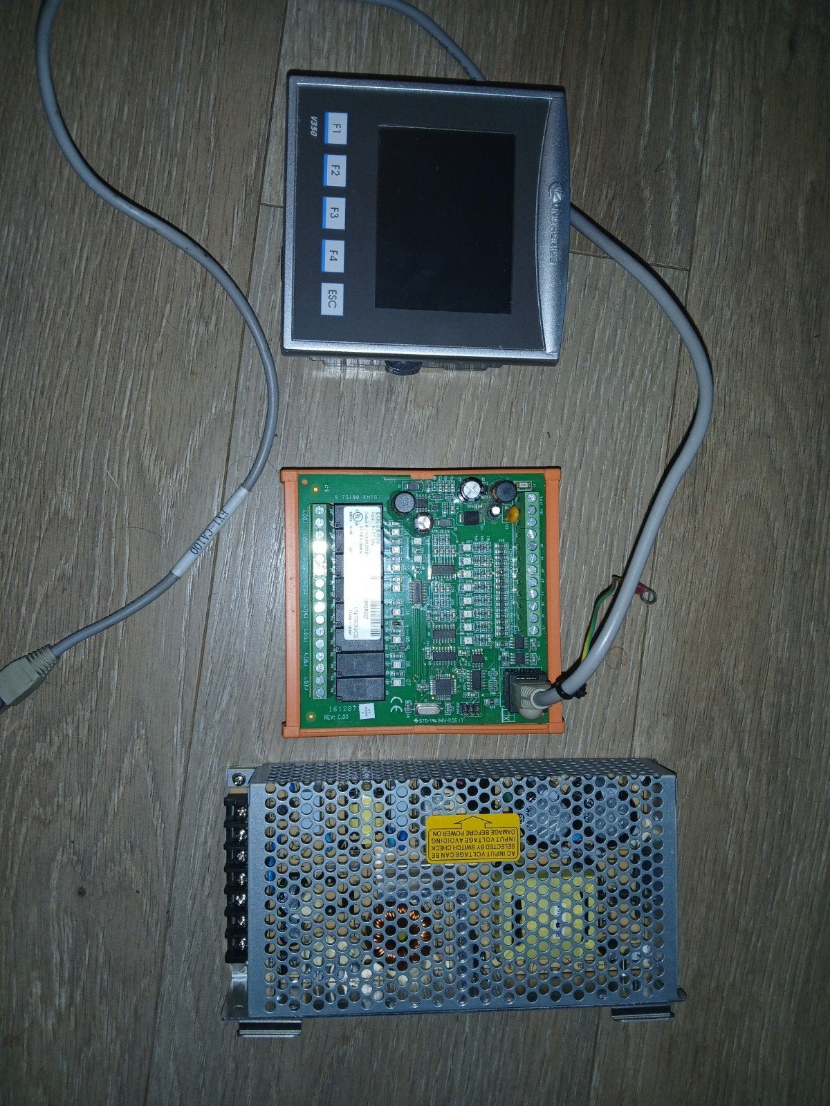 Unitronics V350-35-TR6 PLC HMI met voeding en kabel, Ophalen of Verzenden, Nieuw