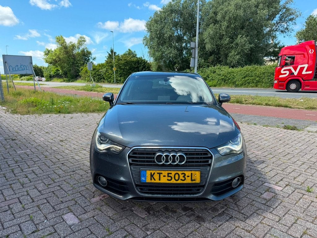 Audi A1 Sportback 1.6 TDI DSG-AUTOMAAT NAVI/PANO/CLIMA, 4 cilinders, 4 stoelen, 125 €/maand, 90 pk