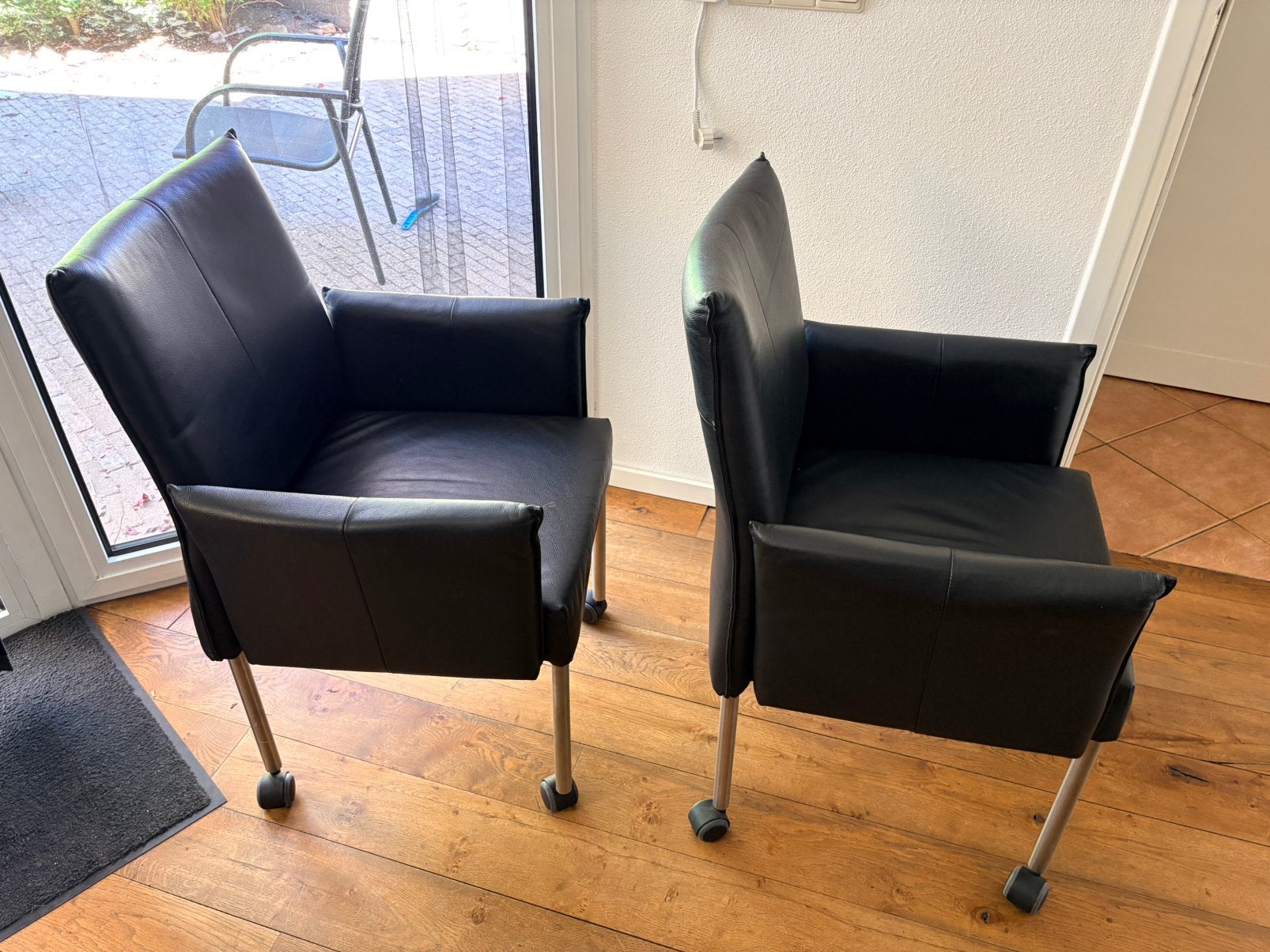 jess eetkamerstoelen met wieltjes, Huis en Inrichting, Ophalen, Gebruikt, Zwart, Vier
