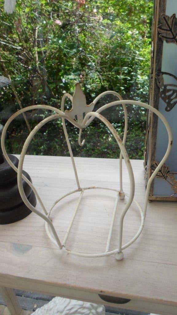 witte metalen kroon deco, Huis en Inrichting, Woonaccessoires | Overige, Gebruikt, Overige stijlen, Ophalen of Verzenden, Metaal