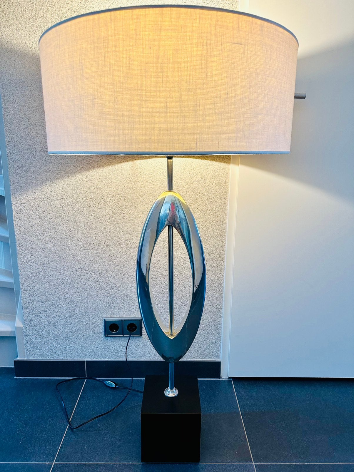 Sculpted Manhattan Large tafellamp, Antiek en Kunst, Ophalen, Zilver, Gemerkt, 116 cm