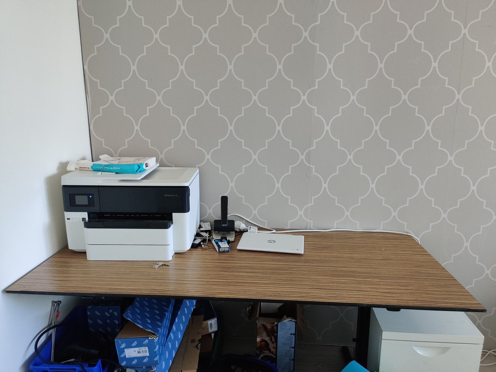 Grote bureau tafel, Ophalen, Zo goed als nieuw