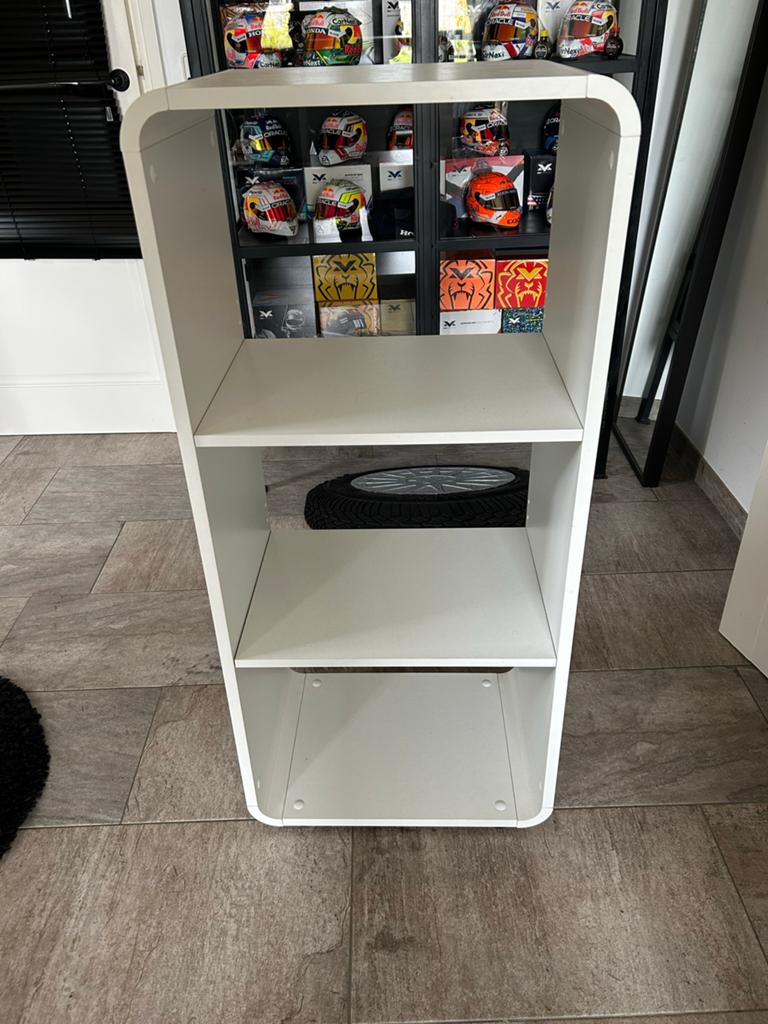 Mooi wit kastje met afgeronde hoeken - 111x50x34 cm, Ophalen, Met plank(en), Gebruikt, 100 tot 150 cm