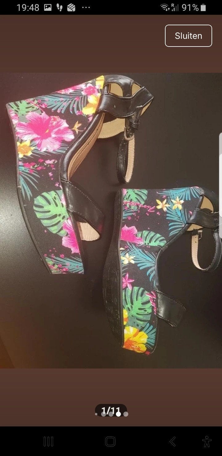 Nieuwe plateau pumps mt. 39 beschadigd, Kleding | Dames, Overige kleuren, Overige typen, Nieuw, Ophalen of Verzenden