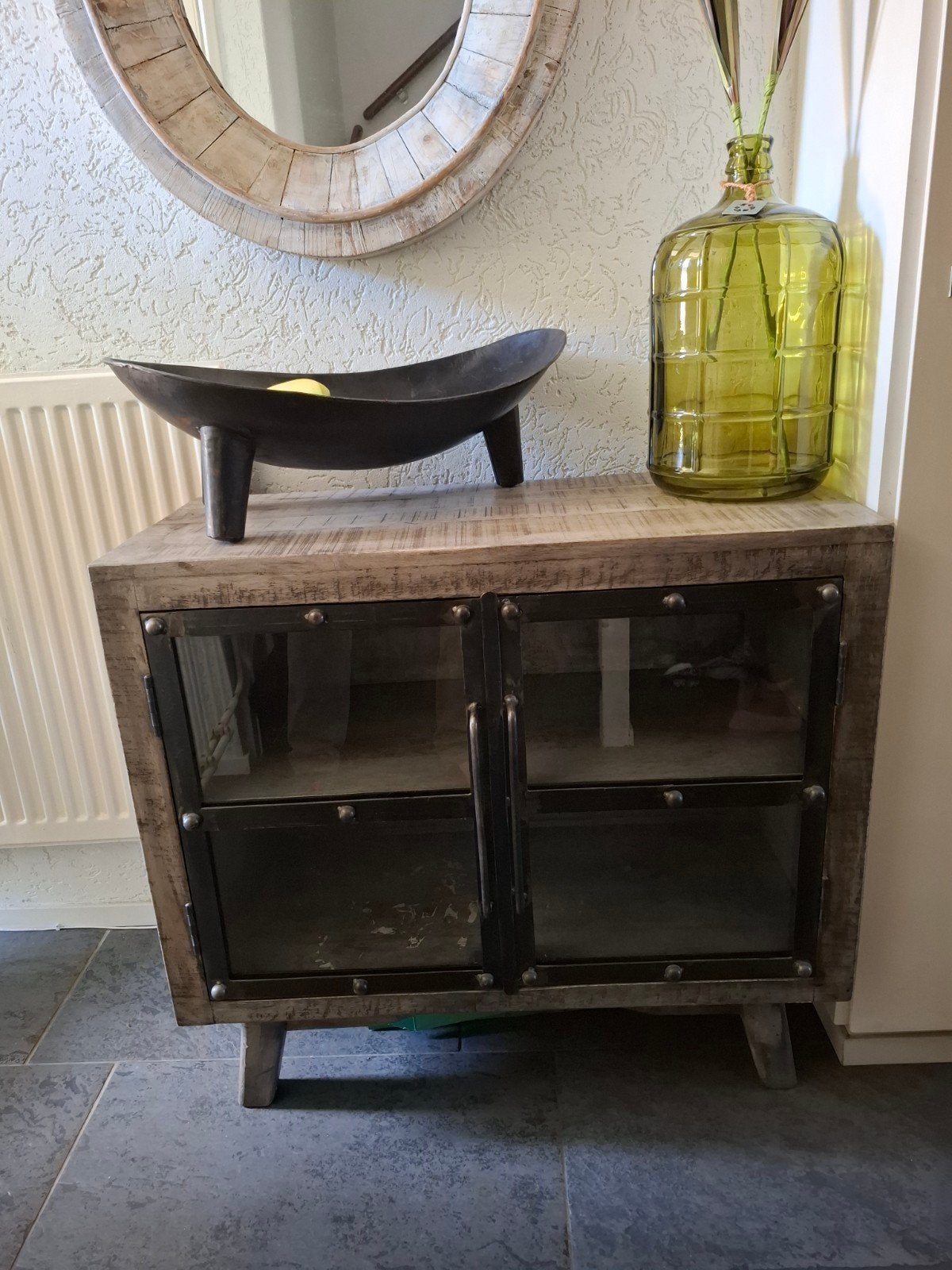 Industriële kast grijs houtlook met metalen deurtjes, 50 tot 100 cm, Industrieel, 25 tot 50 cm, Ophalen