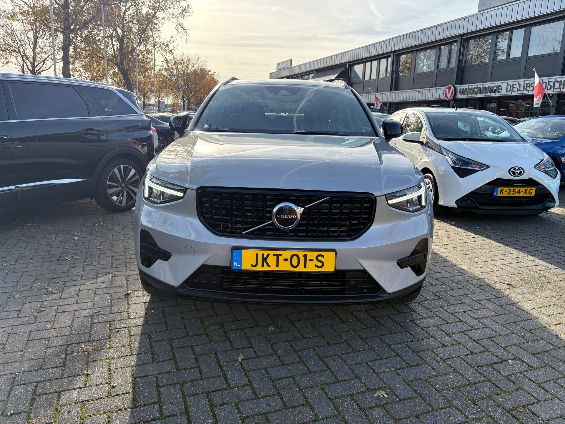 Volvo XC40 1.5 T4 Plug-in hybrid Plus Dark / Panorama-dak /, Stof, Euro 6, Plug-in hybride, Bedrijf