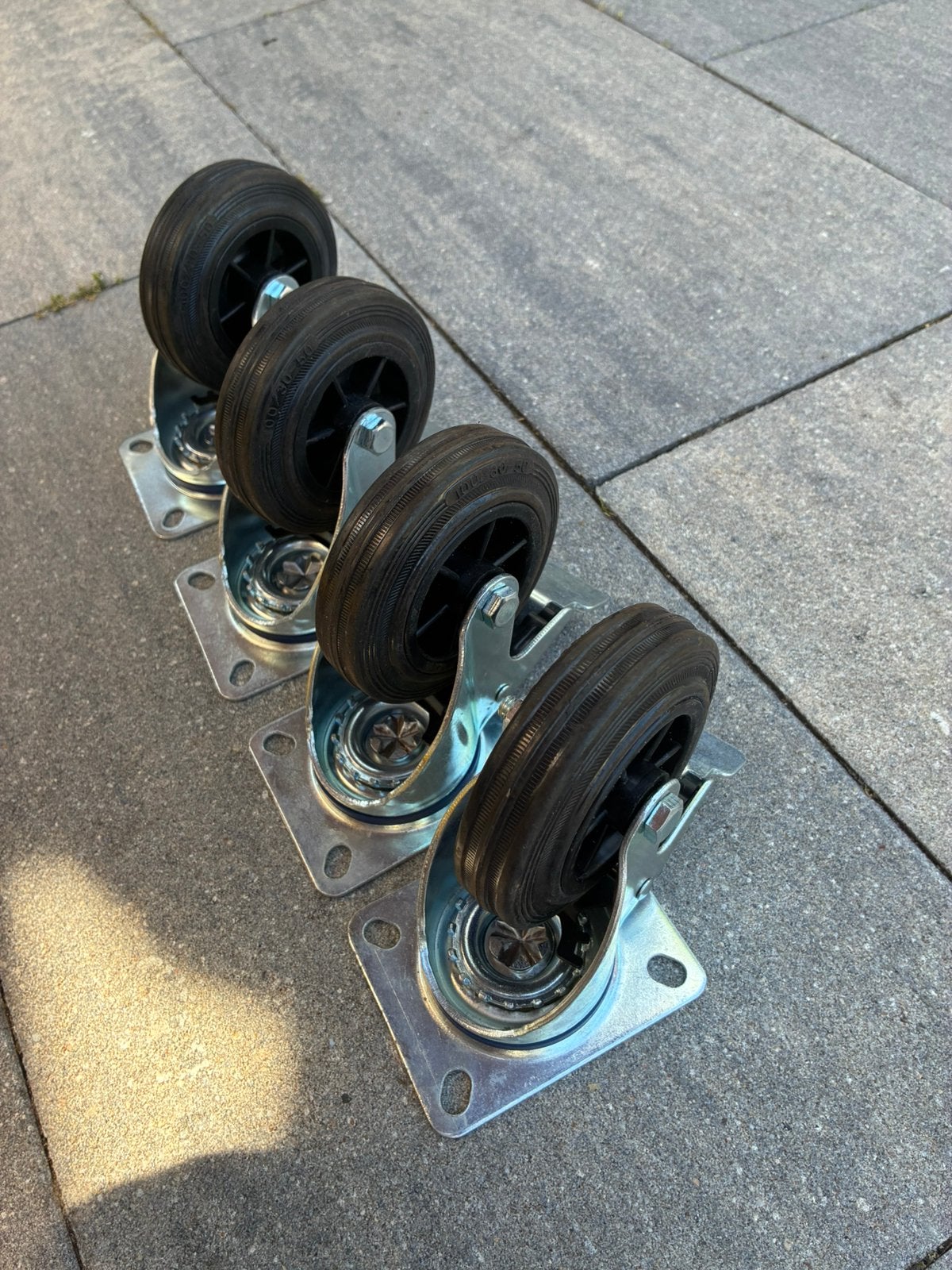 Zwenkwielen 100mm Nieuw 4x met rem, Ophalen, Nieuw