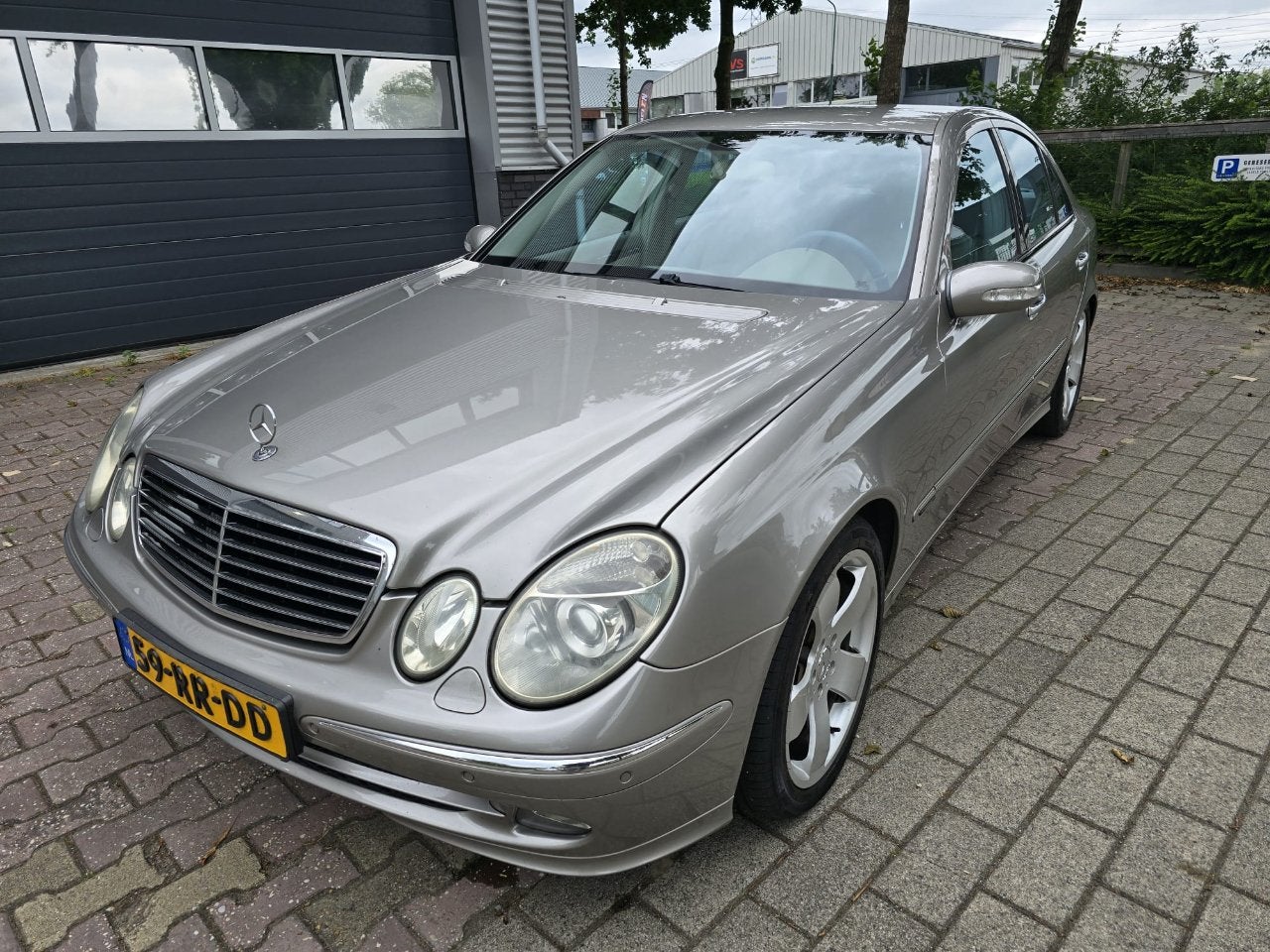 Mercedes-Benz E-Klasse 280 CDI AVANTGARDE (bj 2005), Achterwielaandrijving, Gebruikt, 3222 cc, Automatische klimaatregeling