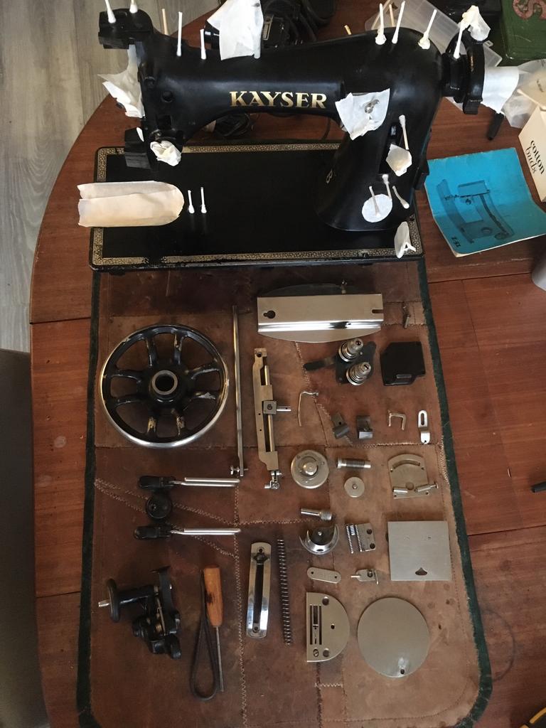 Vintage/Antiek Naaimachine Onderhoud, Revisie & Restauratie, Ophalen of Verzenden, Zo goed als nieuw, Elektromotor, 1800 rpm of meer