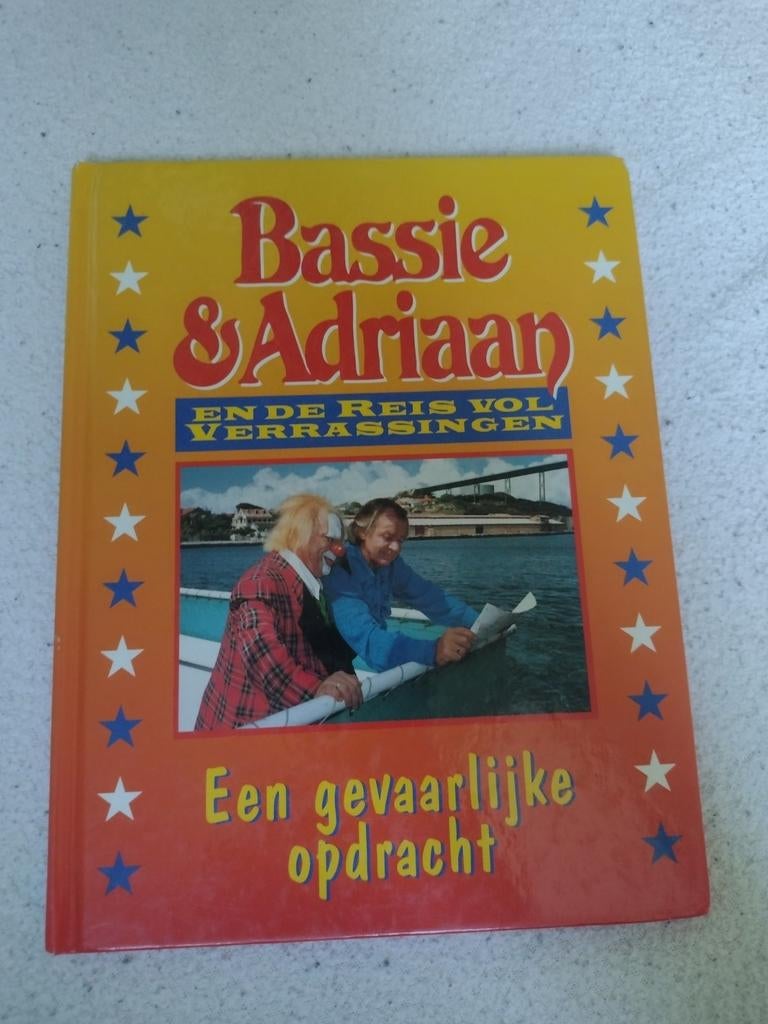 Bassie en Adriaan boek Een gevaarlijke opdracht, Gelezen, Fictie algemeen, Ophalen of Verzenden, A. van Toor