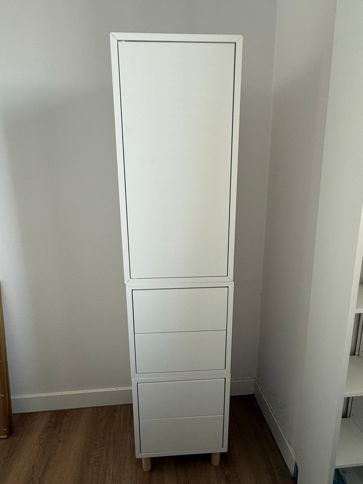 Ikea eket kast - Witte smalle kast met lades en planken, Ophalen, Overige materialen, Minder dan 50 cm, Zo goed als nieuw