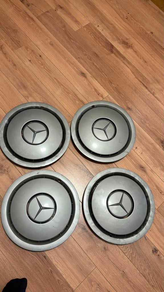 Set van 4 Mercedes-Benz 190E R15 wieldoppen, Ophalen of Verzenden, Gebruikt