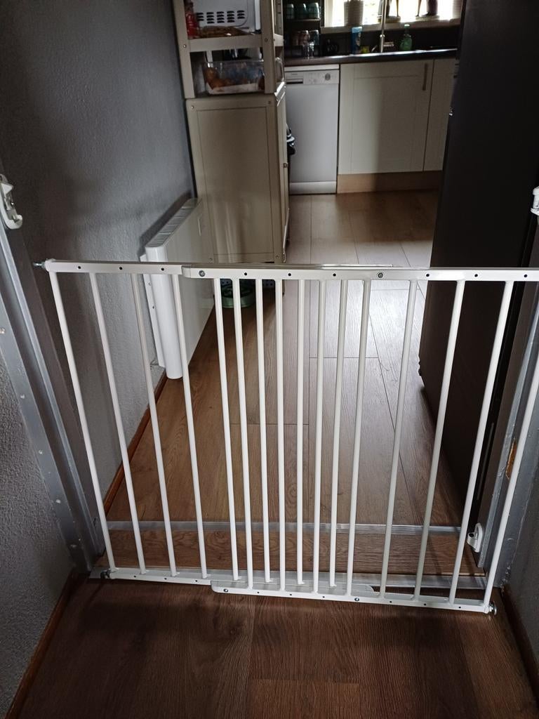 Traphekje Daan Gamma verstelbaar 60-107 cm, Kinderen en Baby's, Traphekjes, Zo goed als nieuw, Klemhekje, Metaal of IJzer, 100 tot 115 cm