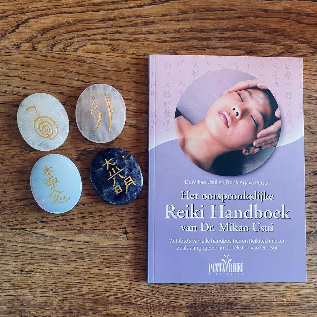 Het oorspronkelijke Reiki Handboek met reikistenen, Ophalen, Gelezen, Spiritualiteit algemeen, Achtergrond en Informatie