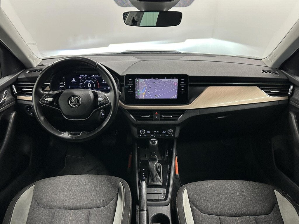 Skoda Kamiq 1.5 TSI ACT Business Edition|Carplay|Trekhaak|Ca, Auto's, Stof, Euro 6, 4 cilinders, Blauw