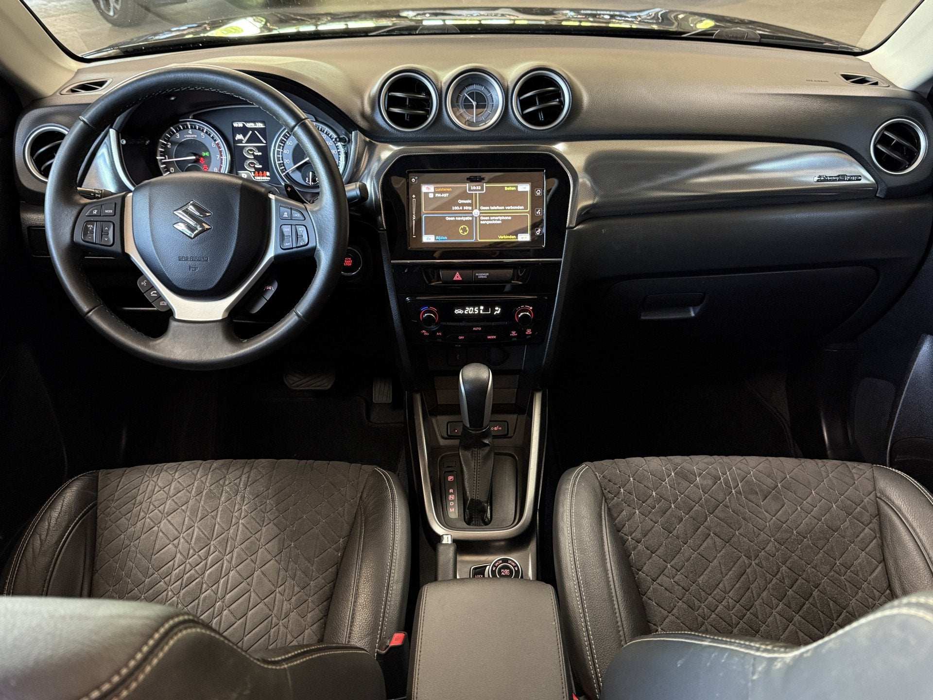 Suzuki Vitara 1.4 Boosterjet AllGrip Comfort | Trekhaak | Pa, Automaat, 1195 kg, Gebruikt, Zwart