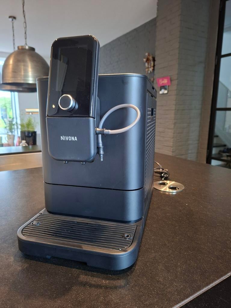 Nivona volautomatische koffiemachine NIVO 8100 Type 1040, Witgoed en Apparatuur, Koffiezetapparaten, Ophalen of Verzenden, Zo goed als nieuw