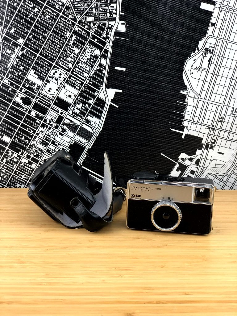Vintage Kodak Instamatic 133 Camera met Originele Paratetas, Audio, Tv en Foto, Ophalen of Verzenden, Gebruikt, Compact, Kodak