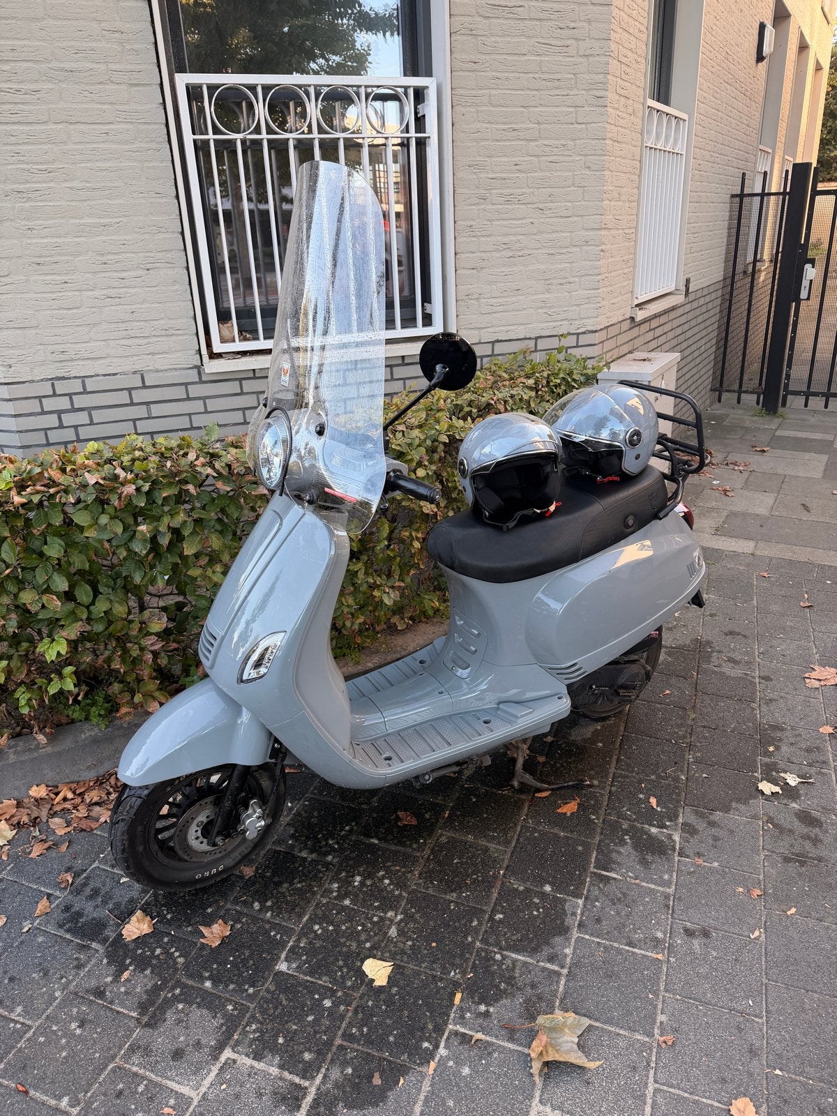 Momo Scooter - Zo goed als nieuw, lage kilometerstand, Ophalen, Zo goed als nieuw, Benzine, Overige merken