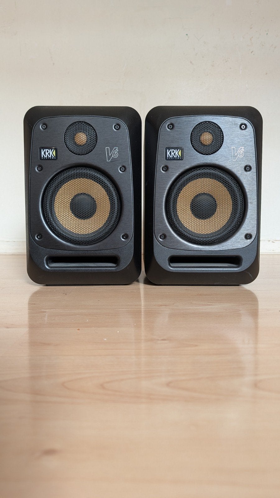 KRK V6 S4 Studio Monitoren - Professionele Geluidskwaliteit, Ophalen, Studiomonitor, Zo goed als nieuw, Basreflex