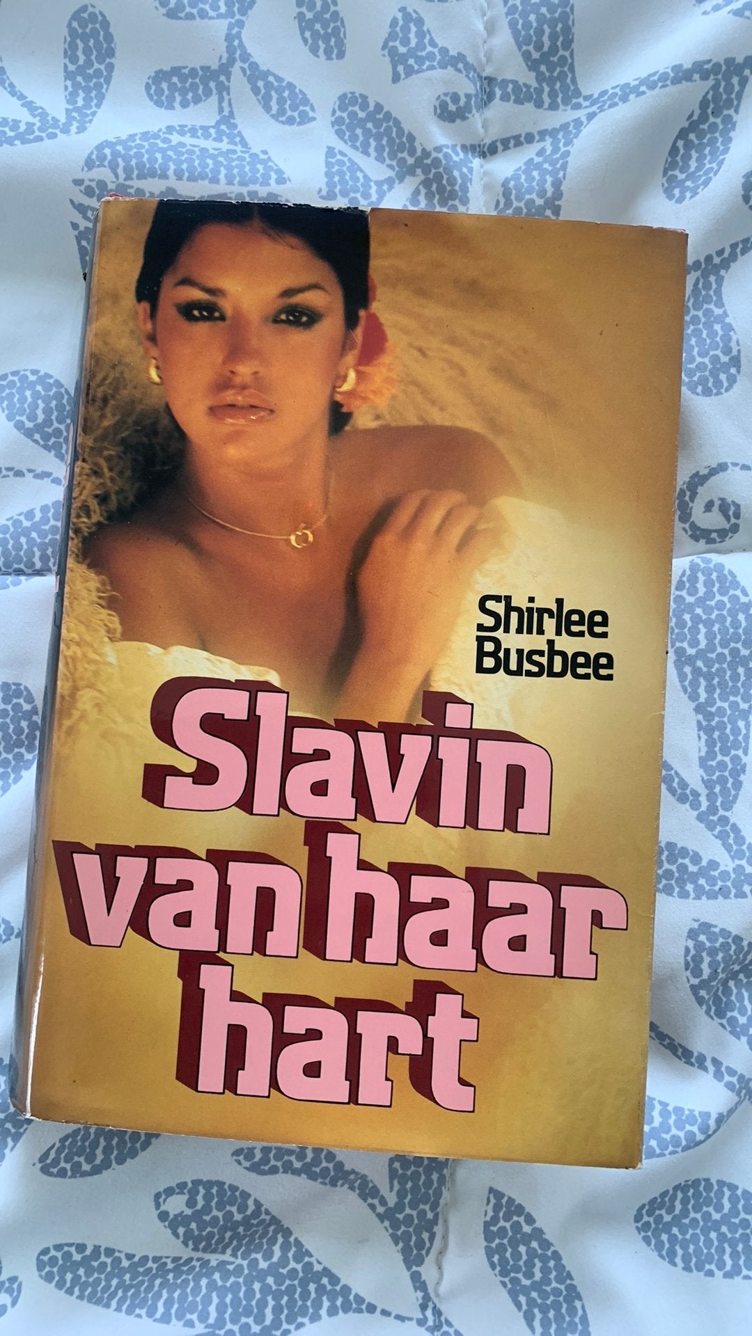 Shirlee Busbee - Slavin van haar hart, Boeken, Ophalen of Verzenden, Gelezen