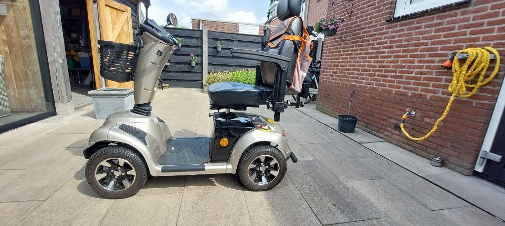 Scootmobiel 'Mango Leopard4', Ophalen, Zo goed als nieuw, 16 km/u of meer, Mango