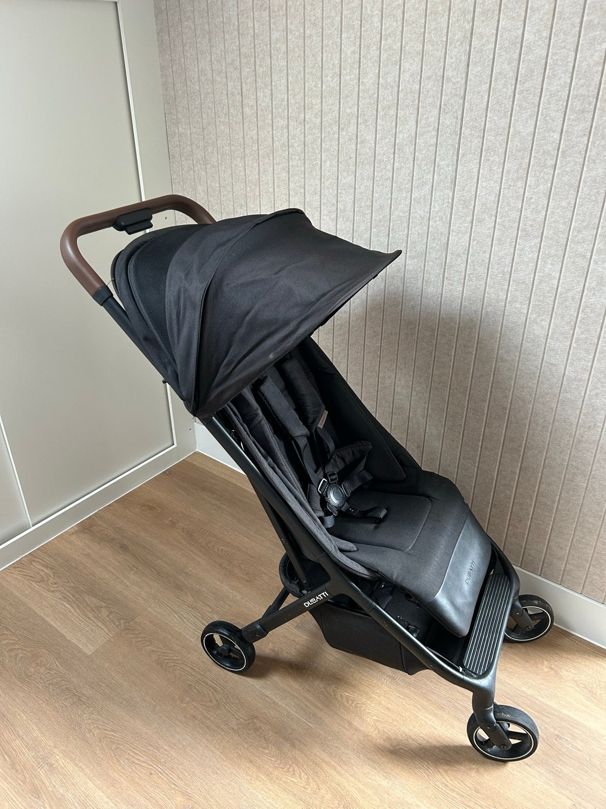 Luxe Dubatti Smart Buggy - Zwart Bruin - zeer compact, Kinderen en Baby's, Buggy's, Ophalen of Verzenden, Zo goed als nieuw, Overige merken