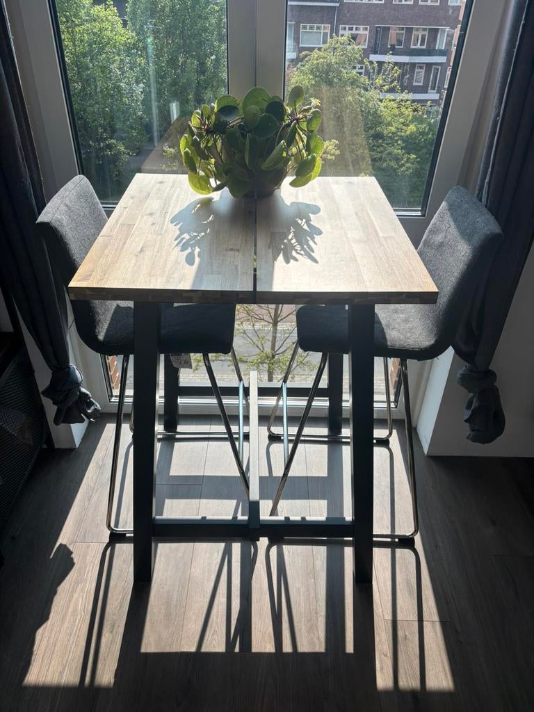 Tafel + barkrukken, Ophalen, Zo goed als nieuw