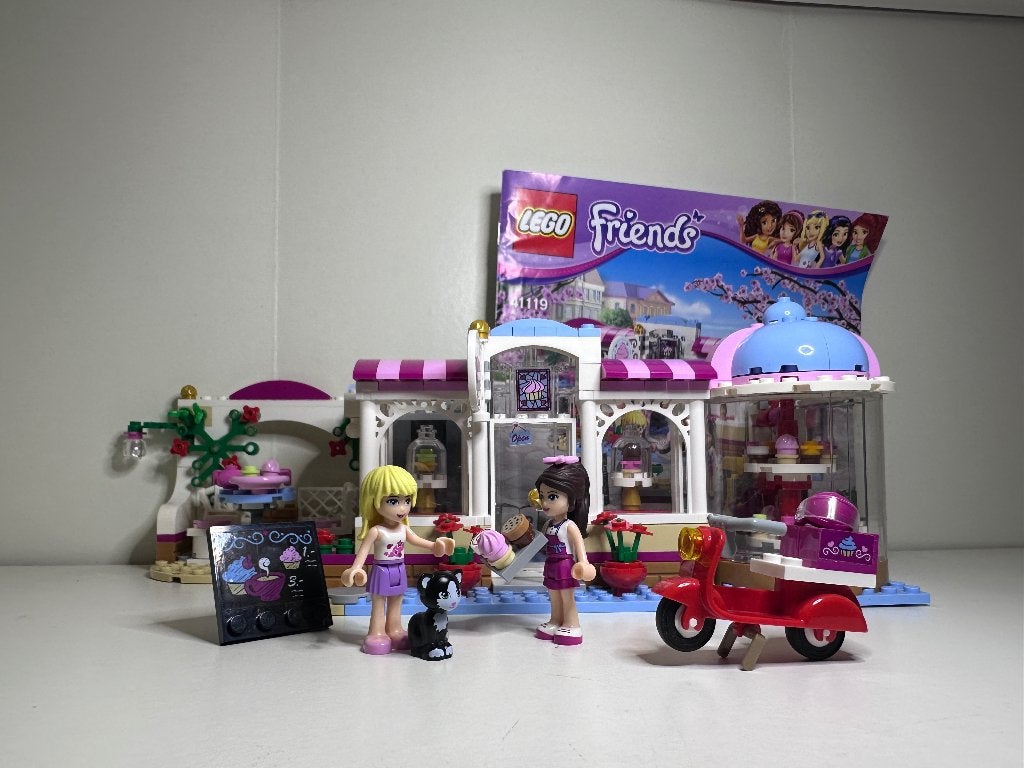 LEGO Friends 41119 – Heartlake Cupcake Café + boekje, Gebruikt, Lego, Friends, Ophalen of Verzenden