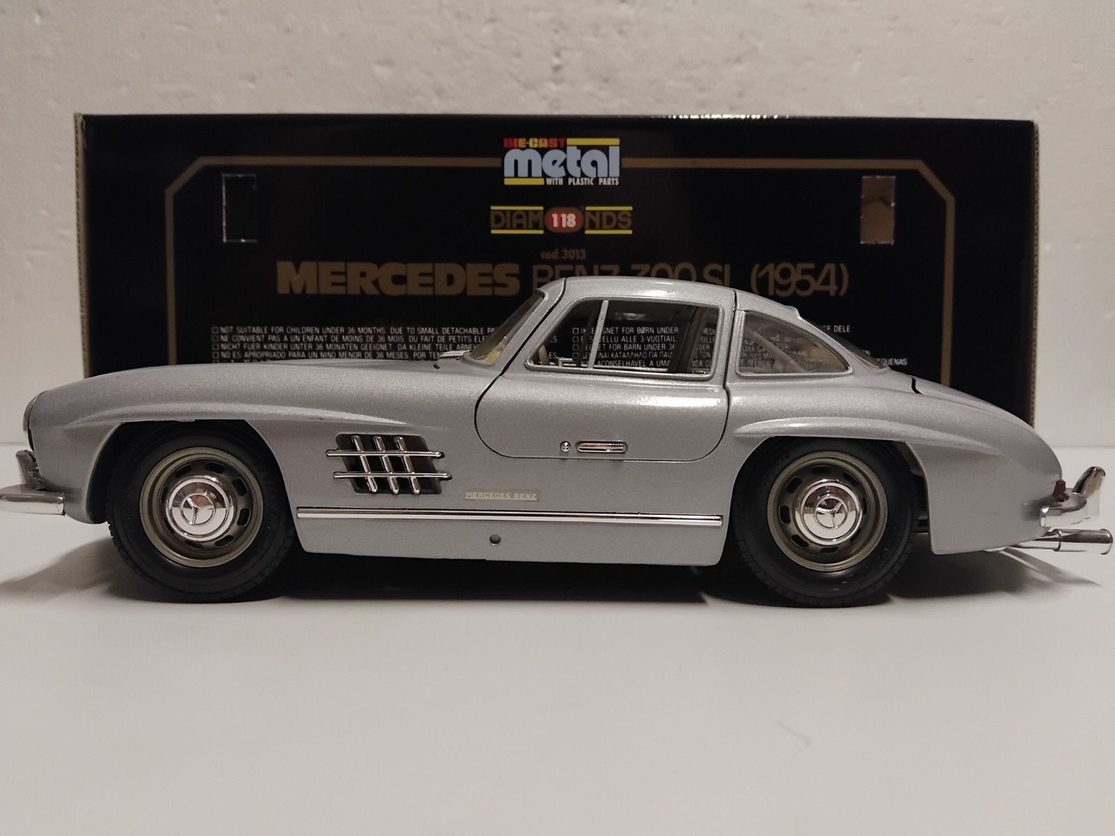 Mercedes Benz 300 SL Gullwing 1954 vleugel deuren 1:18 KRD, Ophalen of Verzenden, Zo goed als nieuw, Auto, Overige merken