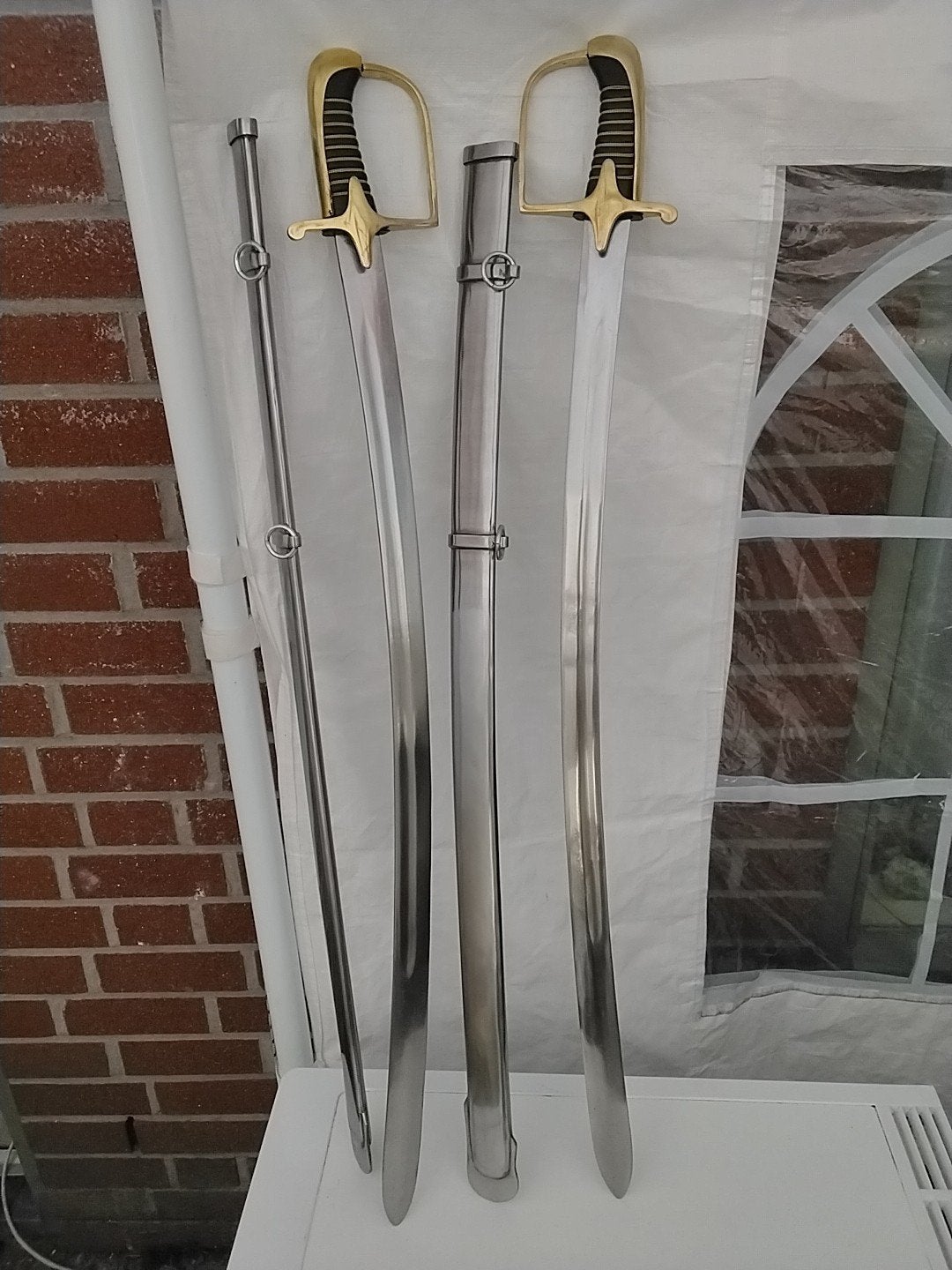 Set van twee Poolse sabels met schede, ca. 96 cm, Verzamelen, Militaria | Algemeen, Ophalen of Verzenden, Overige soorten, Overige gebieden