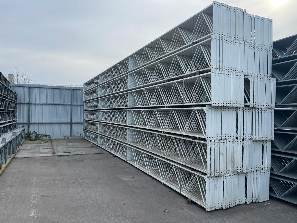 Traliespanten | Lengte= 12.680 mm | Hoogte=560 mm wit gecoat, Doe-het-zelf en Verbouw, Metalen, Ophalen of Verzenden, Gebruikt