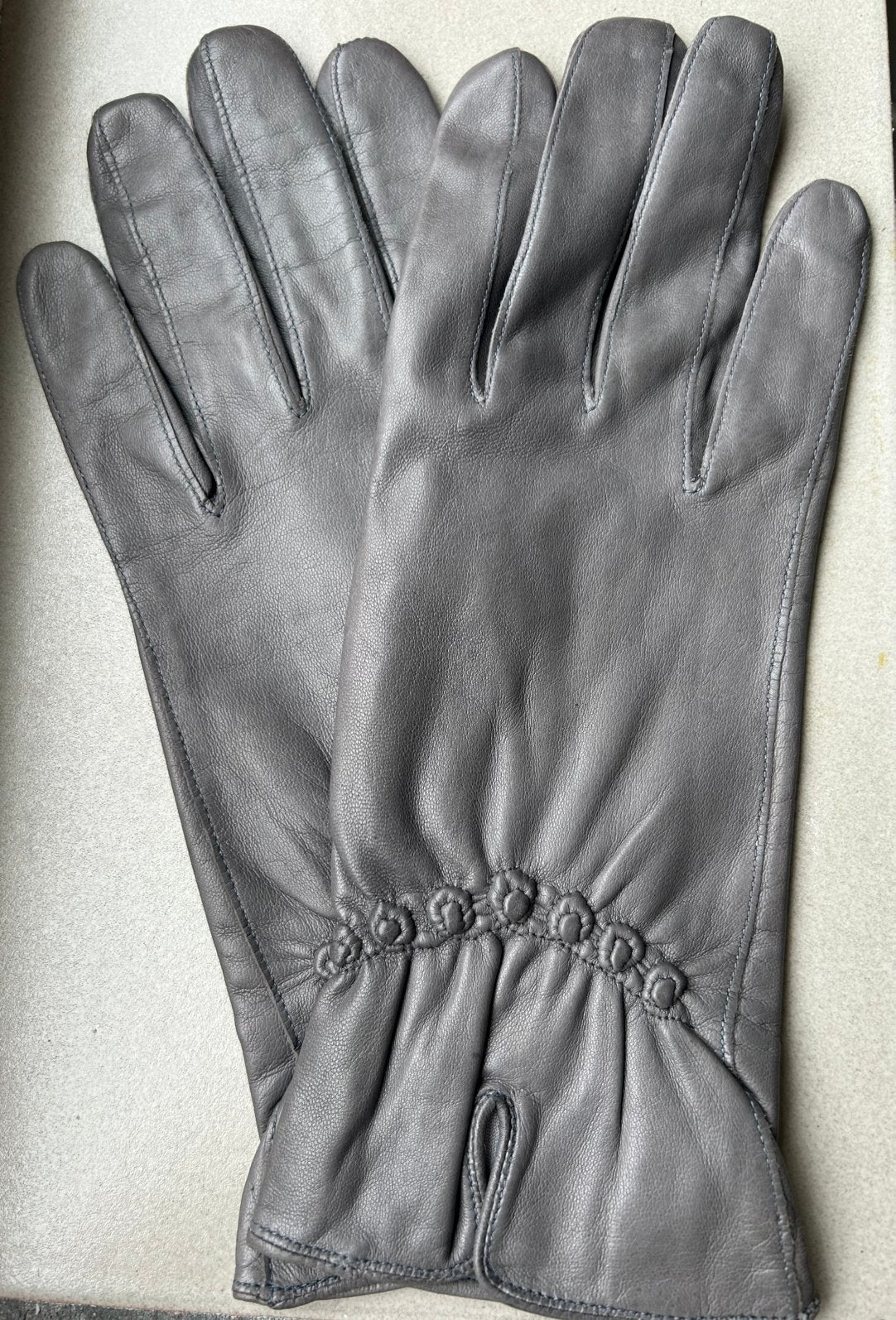 Grijze leren handschoenen van Laimböck  maat 8, Ophalen of Verzenden, Zo goed als nieuw, Handschoenen
