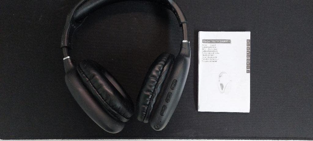 ROSELAND bluetooth hoofdtelefoon + standaard, Ophalen, Zo goed als nieuw, Overige merken, Bluetooth