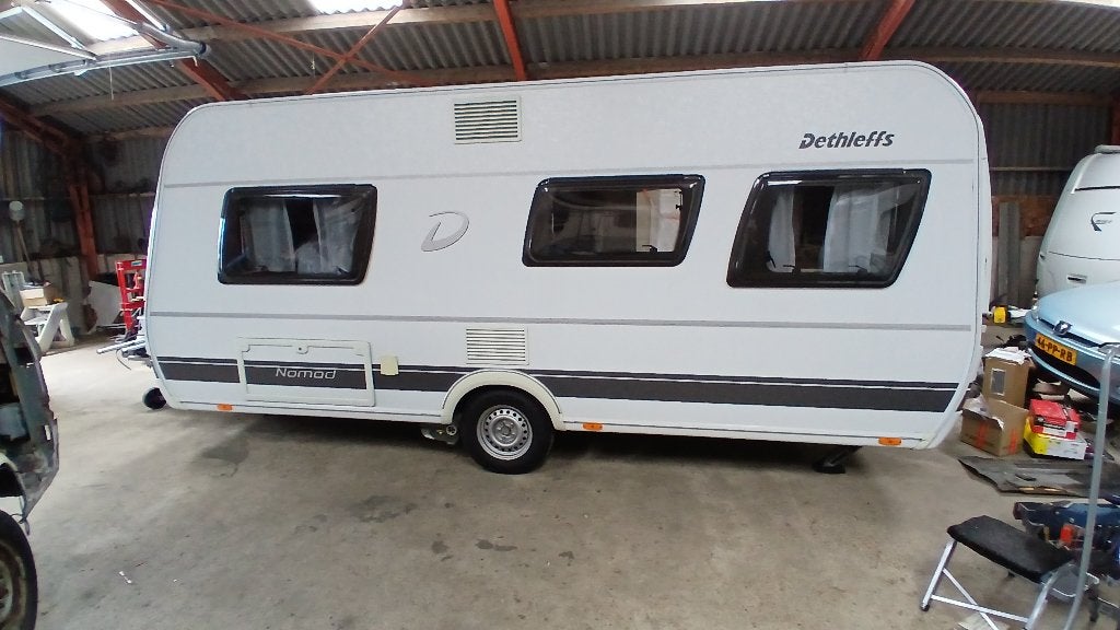 Dethleffs caravan Nomad 470FR 2017, Caravans en Kamperen, Rondzit, Frans bed, Schokbreker, Particulier