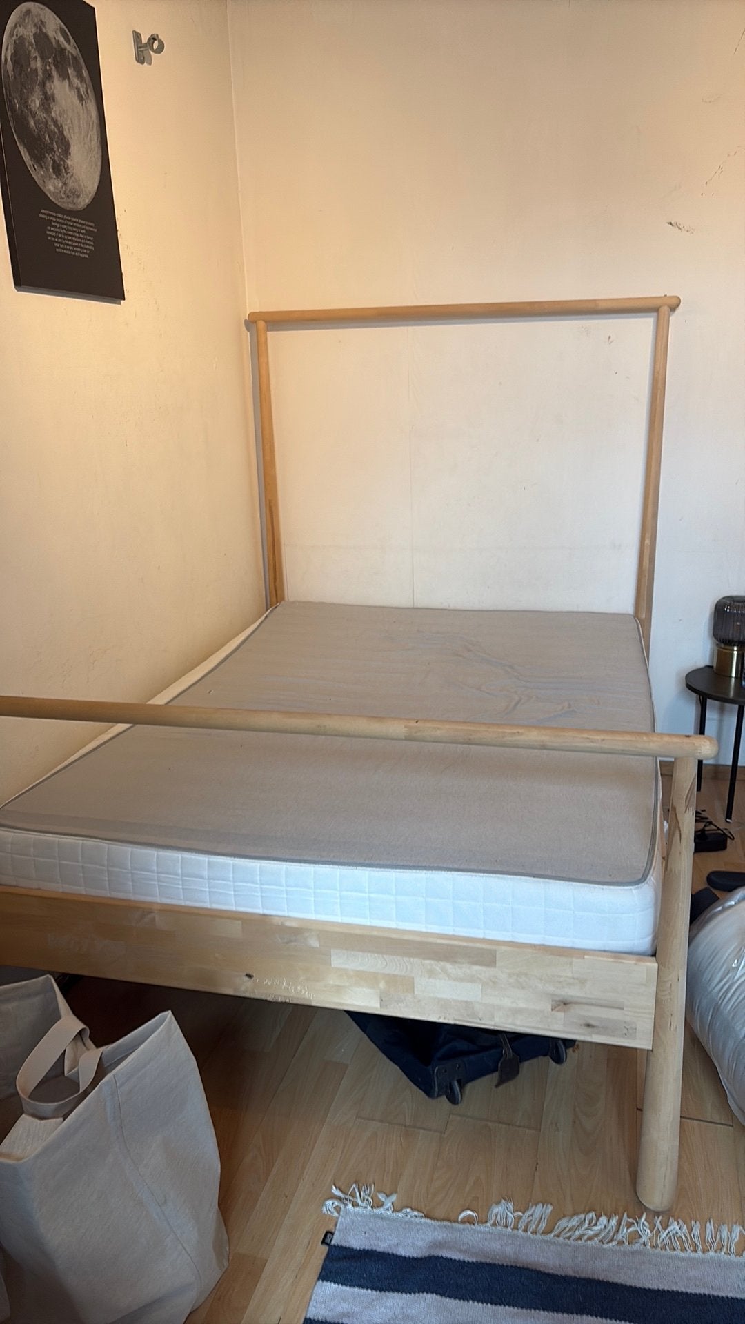 Bed + bedframe, Huis en Inrichting, Ophalen, Beige, 140 cm, Twijfelaar